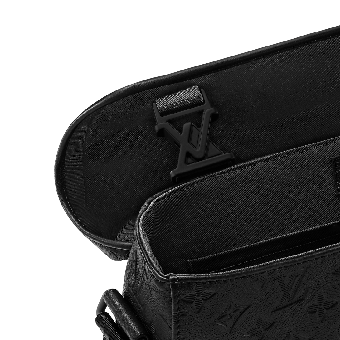 Voyager PM Messenger Bag