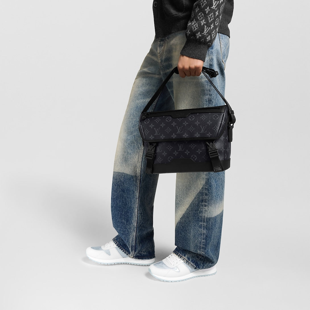 Voyager PM Messenger Bag