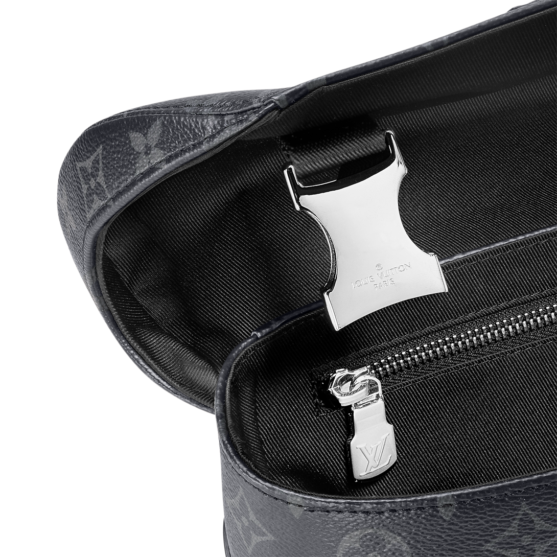 Voyager PM Messenger Bag