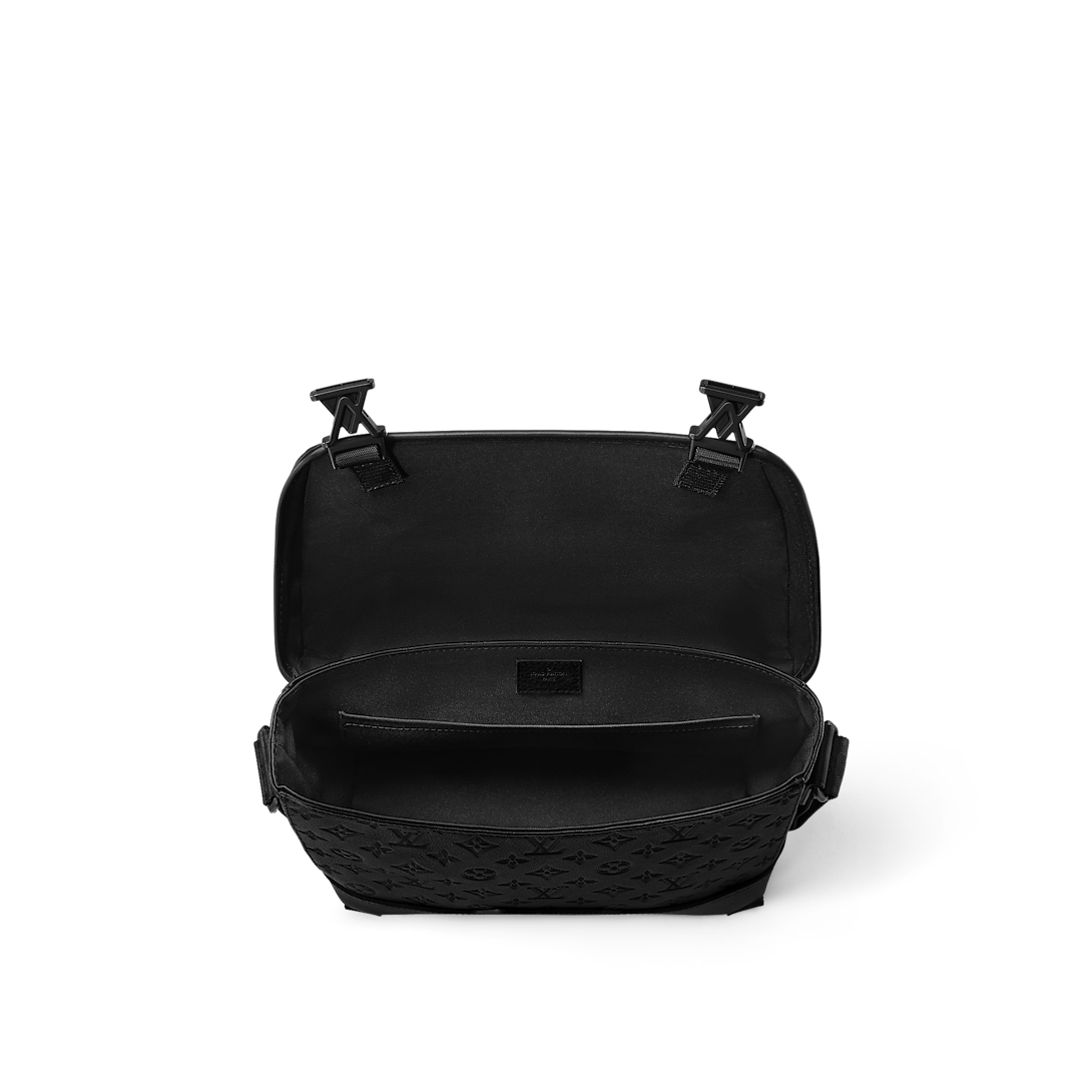 Voyager PM Messenger Bag