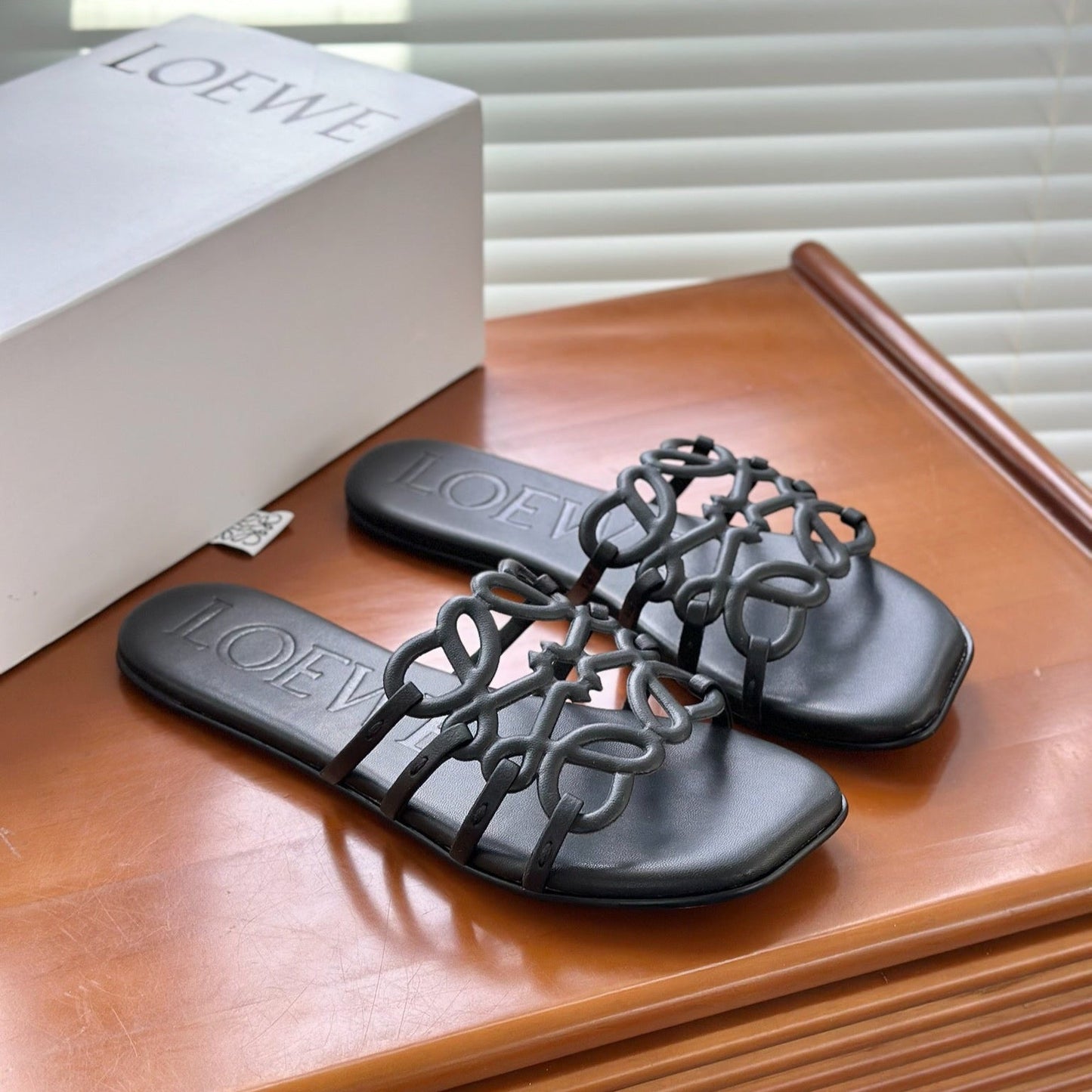 LOEWE - Petal Anagram slide in soft calfskin Black