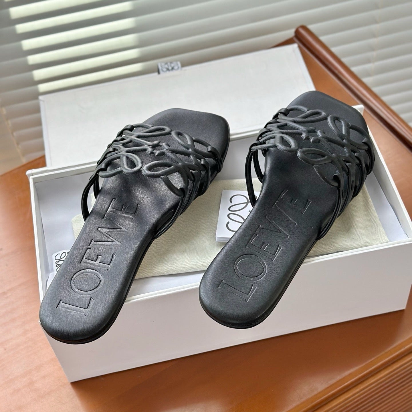 LOEWE - Petal Anagram slide in soft calfskin Black
