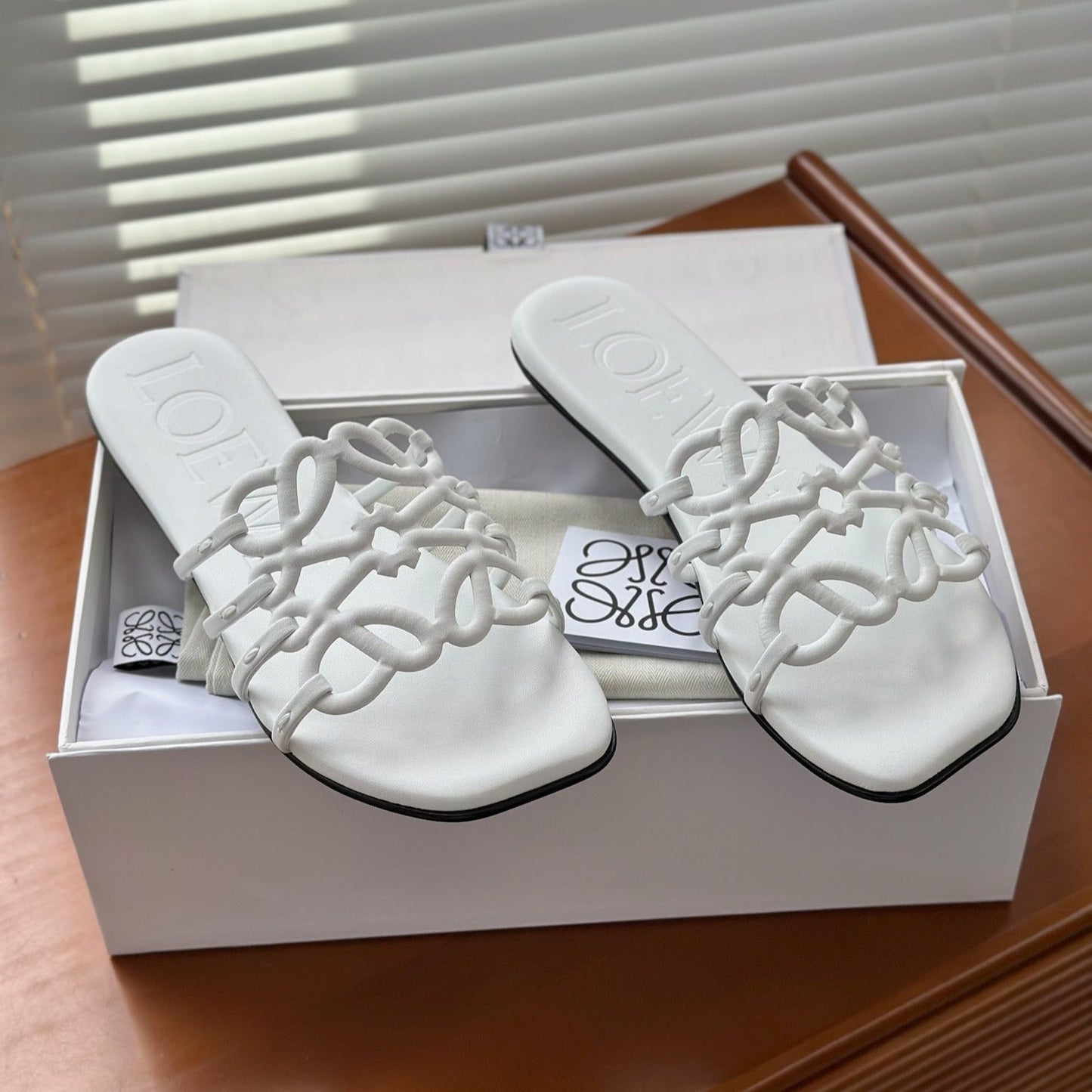 LOEWE - Petal Anagram slide in soft calfskin White
