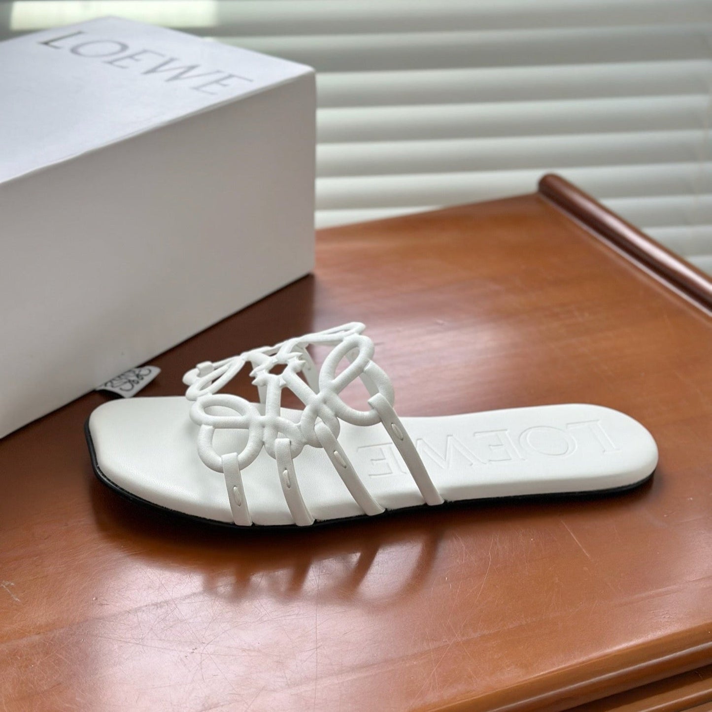 LOEWE - Petal Anagram slide in soft calfskin White