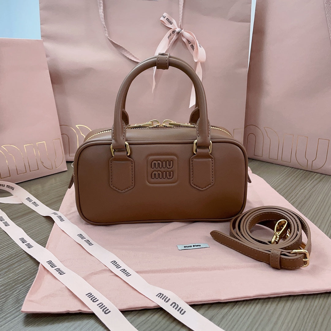 Miumiu - Arcadie leather bag Marron