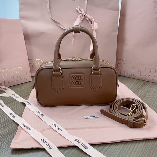 Miumiu - Arcadie leather bag Marron