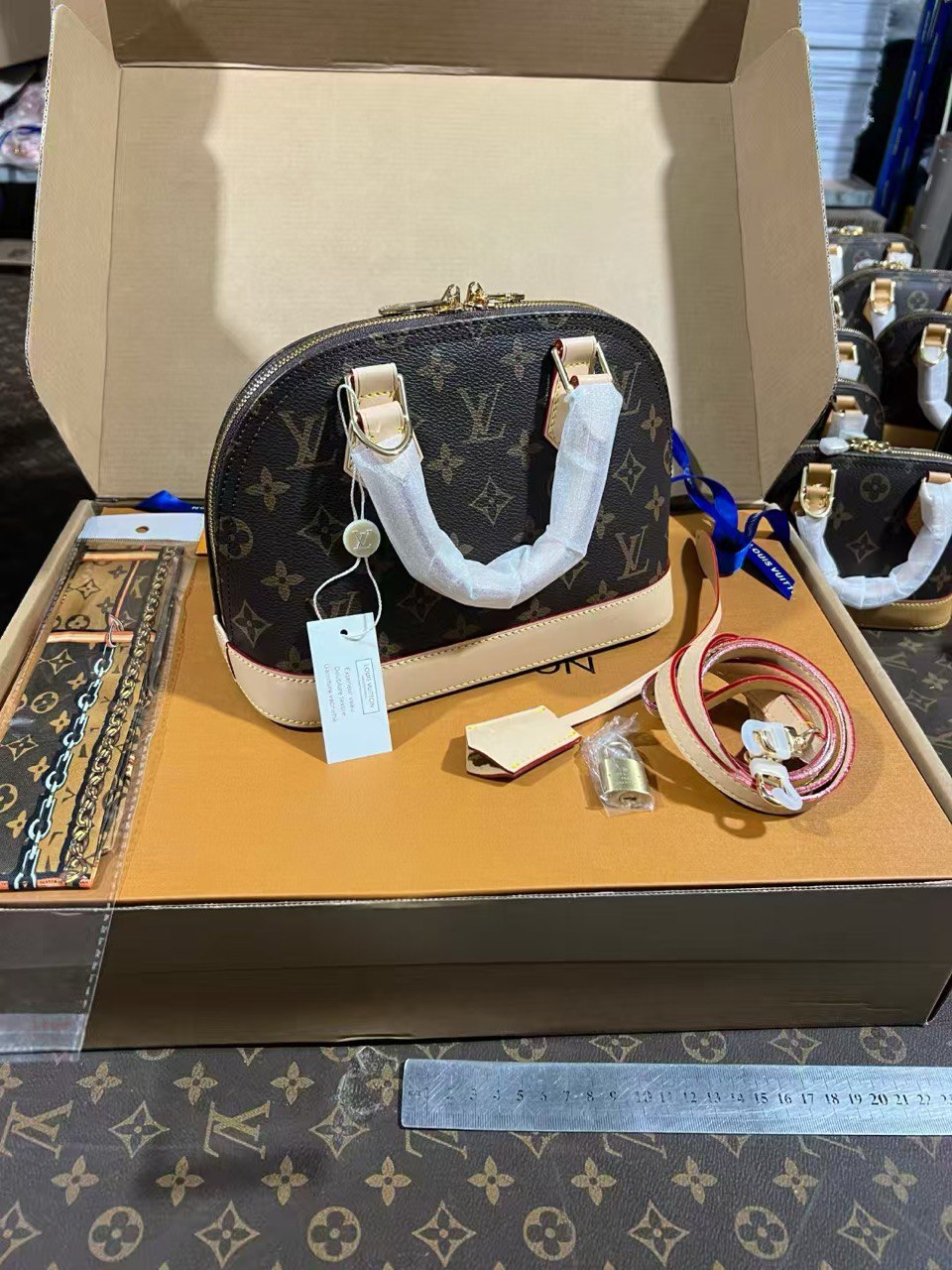LV - Alma BB NO Bag