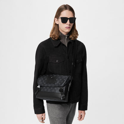 Voyager PM Messenger Bag